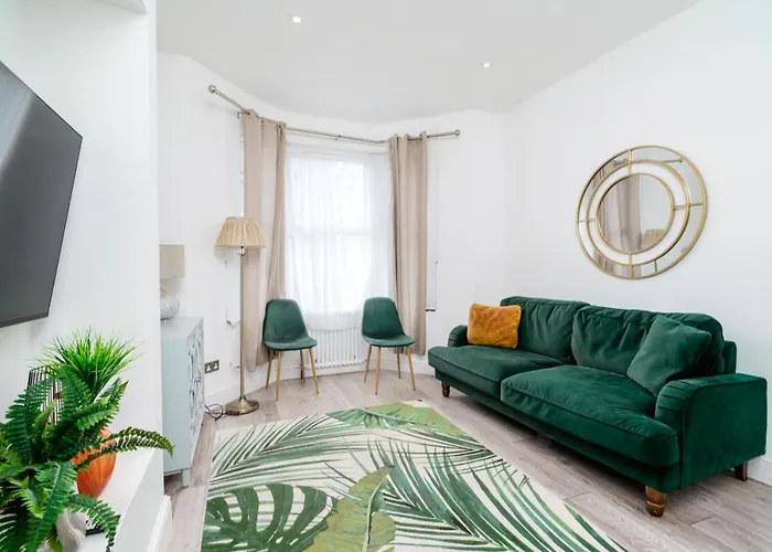 Modern 2 Bed Apartment Close To Westfield Stratford Mall With Garden